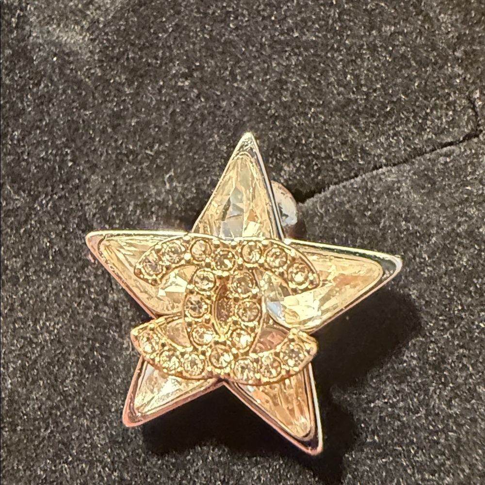 CHANEL Silver Star CC Crystal Single Earring! Stunning! Silver Toned.